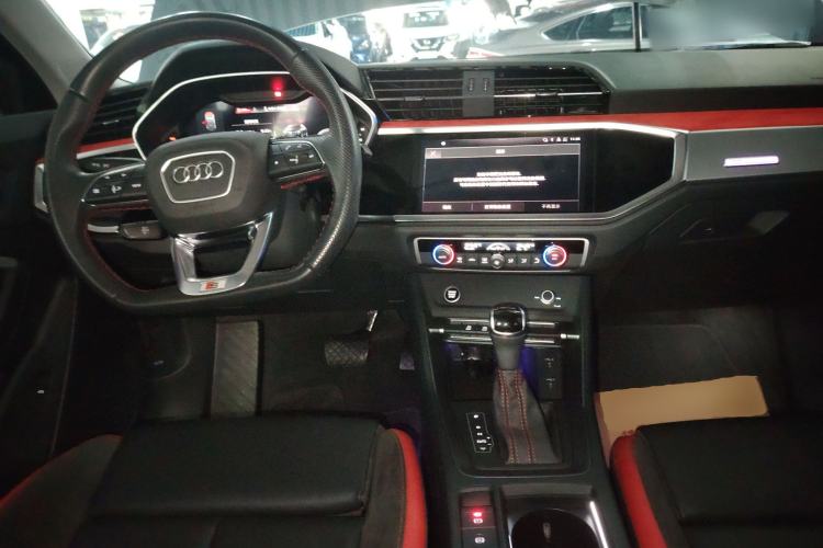 Used Audi Q3 Sportback 2022 40 TFSI Fashion Model Center Console
