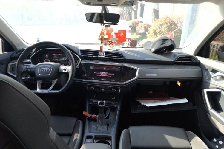 Used Audi Q3 Sportback 2022 40 TFSI Fashion Model Center Console