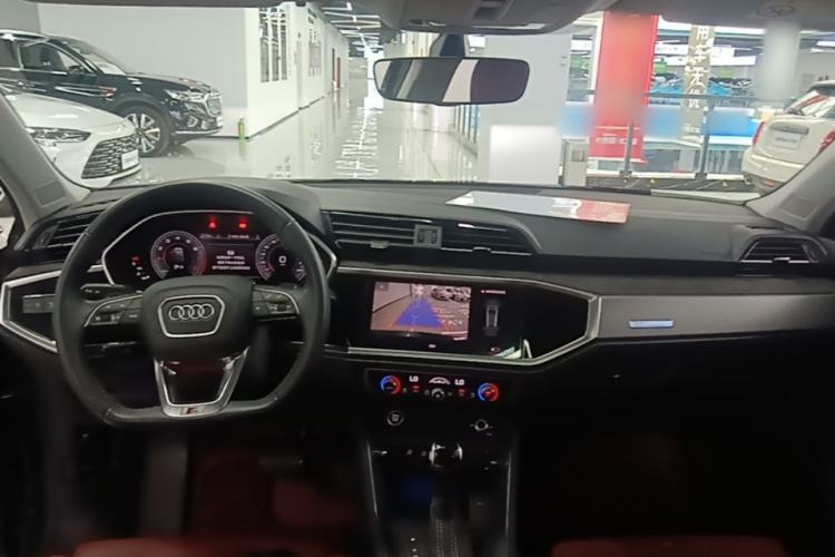 Used Audi Q3 Sportback 2022 40 TFSI Fashion Model Center Console