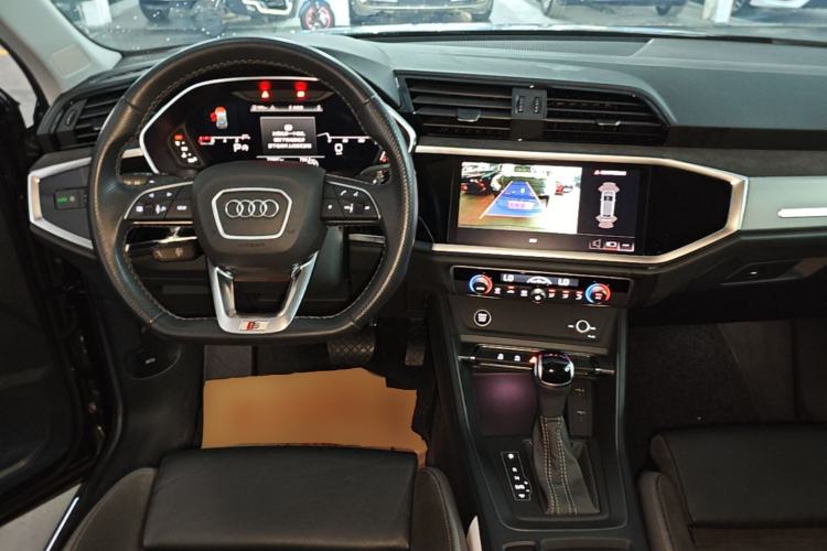 Used Audi Q3 Sportback 2022 40 TFSI Fashion Model Center Console