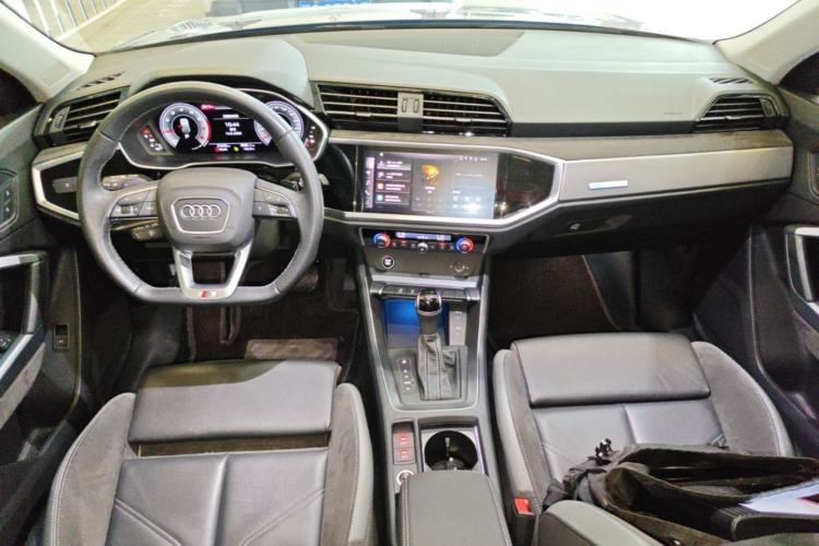 Used Audi Q3 Sportback 2022 40 TFSI Fashion Model Center Console