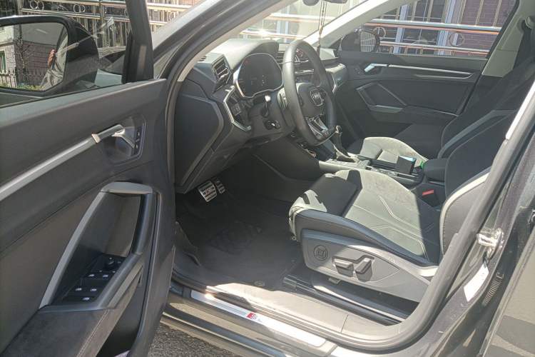 Used Audi Q3 Sportback 2022 40 TFSI Fashion Model Driver Seat
