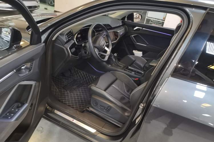 Used Audi Q3 Sportback 2022 40 TFSI Fashion Model Driver Seat