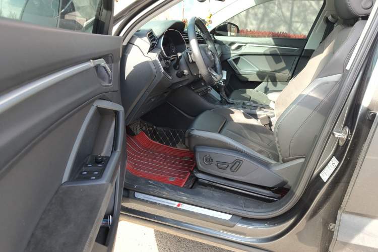 Used Audi Q3 Sportback 2022 40 TFSI Fashion Model Driver Seat