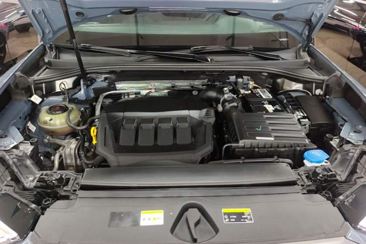 Used Audi Q3 Sportback 2022 40 TFSI RS Package Performance Model Engine Bay