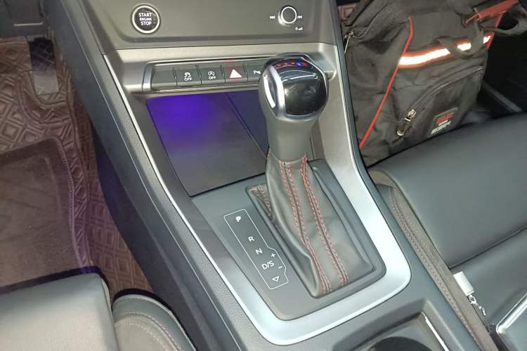 Used Audi Q3 Sportback 2022 40 TFSI RS Package Performance Model Gear Lever