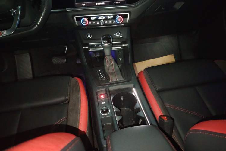 Used Audi Q3 Sportback 2022 40 TFSI Fashion Model Gear Lever