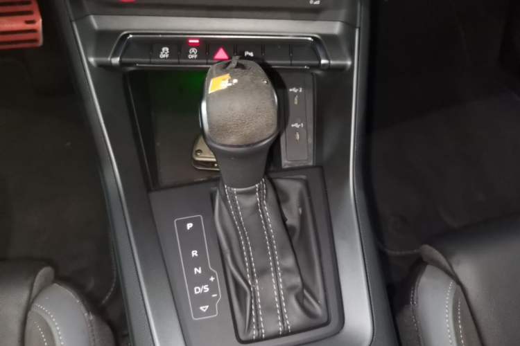Used Audi Q3 Sportback 2022 40 TFSI Fashion Model Gear Lever