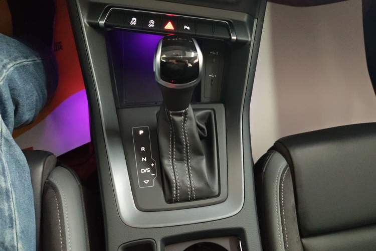 Used Audi Q3 Sportback 2022 40 TFSI Fashion Model Gear Lever