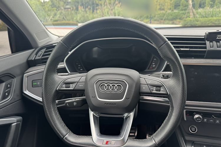 Used Audi Q3 Sportback 2022 45 TFSI quattro Fashion Edition Interior 2