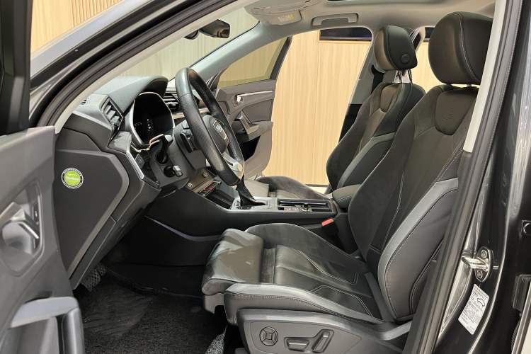 Used Audi Q3 Sportback 2022 40 TFSI Fashion Model Interior 2