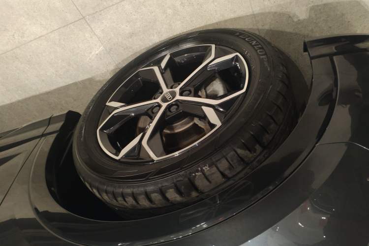 Used Audi Q3 Sportback 2022 45 TFSI quattro Fashion Edition Left Front Wheel Hub