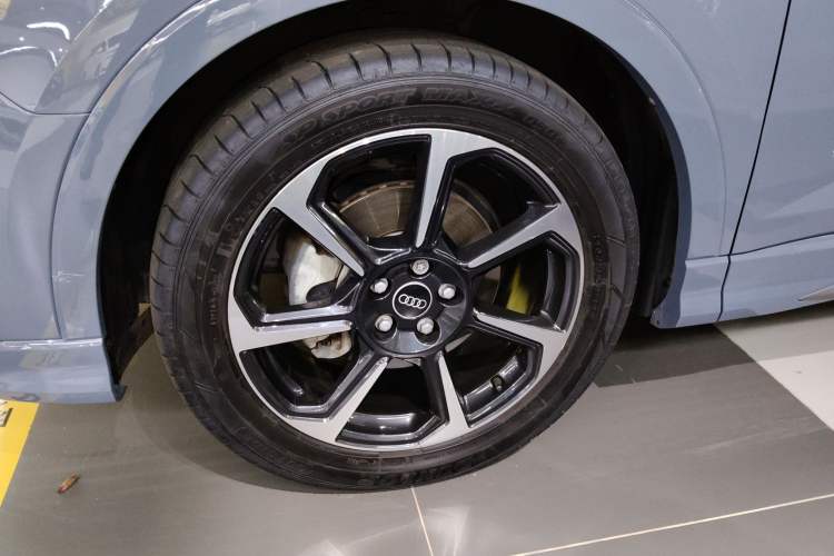 Used Audi Q3 Sportback 2022 40 TFSI RS Package Performance Model Left Front Wheel Hub