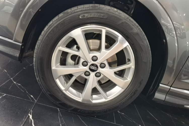 Used Audi Q3 Sportback 2022 35 TFSI Ambition Edition Left Front Wheel Hub