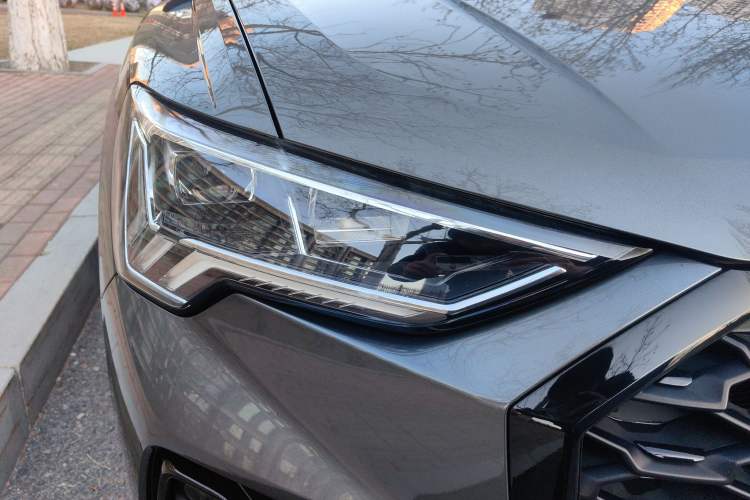 Used Audi Q3 Sportback 2022 40 TFSI Fashion Model Right Front Headlight