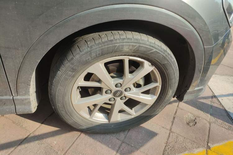 Used Audi Q3 Sportback 2022 35 TFSI Ambition Edition Right Front Wheel Hub