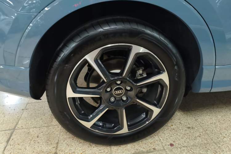 Used Audi Q3 Sportback 2022 40 TFSI RS Package Performance Model Right Rear Wheel Hub