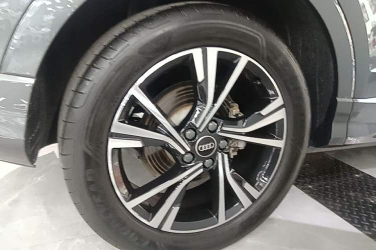 Used Audi Q3 Sportback 2022 40 TFSI Fashion Model Right Rear Wheel Hub
