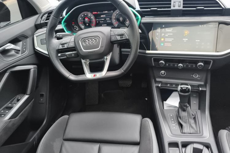 Used Audi Q3 Sportback 2022 40 TFSI Fashion Model Steering Wheel