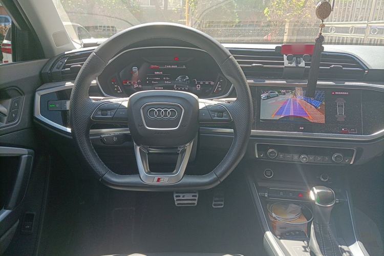 Used Audi Q3 Sportback 2022 40 TFSI Fashion Model Steering Wheel