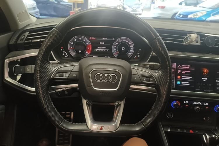 Used Audi Q3 Sportback 2022 40 TFSI Fashion Model Steering Wheel