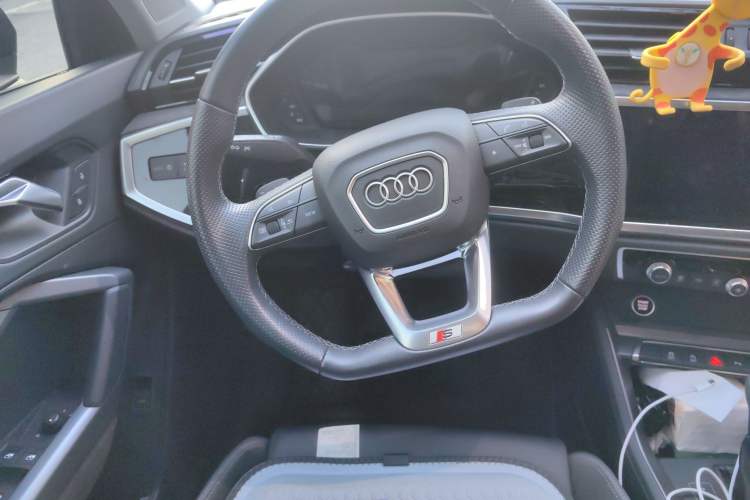 Used Audi Q3 Sportback 2022 40 TFSI Fashion Model Steering Wheel
