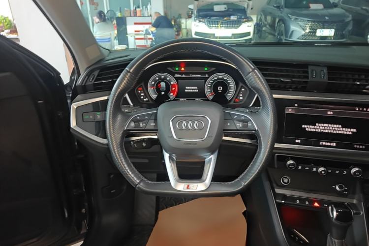 Used Audi Q3 Sportback 2022 40 TFSI Fashion Model Steering Wheel