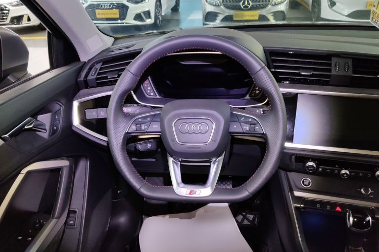 Used Audi Q3 Sportback 2022 40 TFSI RS Package Performance Model Steering Wheel