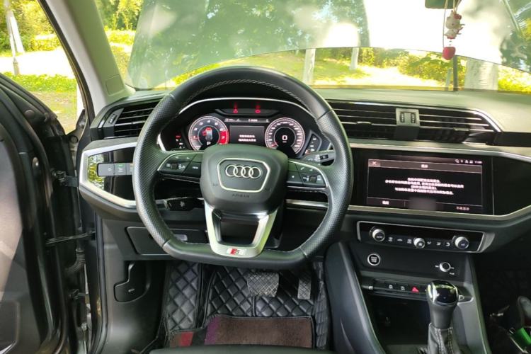 Used Audi Q3 Sportback 2022 40 TFSI Fashion Model Steering Wheel
