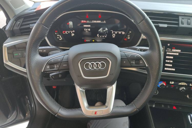 Used Audi Q3 Sportback 2022 40 TFSI Fashion Model Steering Wheel