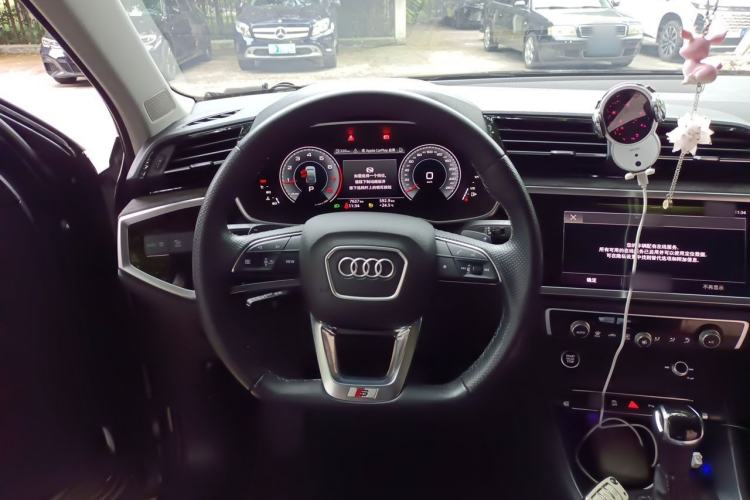 Used Audi Q3 Sportback 2022 40 TFSI Fashion Model Steering Wheel