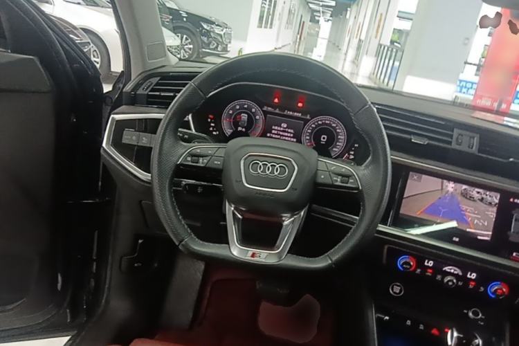 Used Audi Q3 Sportback 2022 40 TFSI Fashion Model Steering Wheel