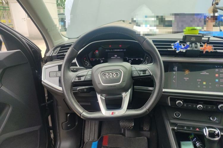 Used Audi Q3 Sportback 2022 40 TFSI Fashion Model Steering Wheel