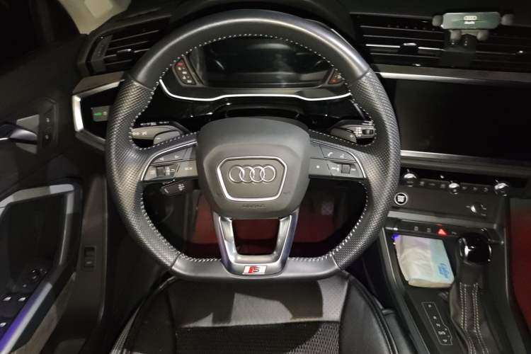 Used Audi Q3 Sportback 2022 40 TFSI Fashion Model Steering Wheel