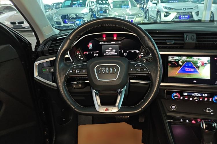 Used Audi Q3 Sportback 2022 40 TFSI Fashion Model Steering Wheel