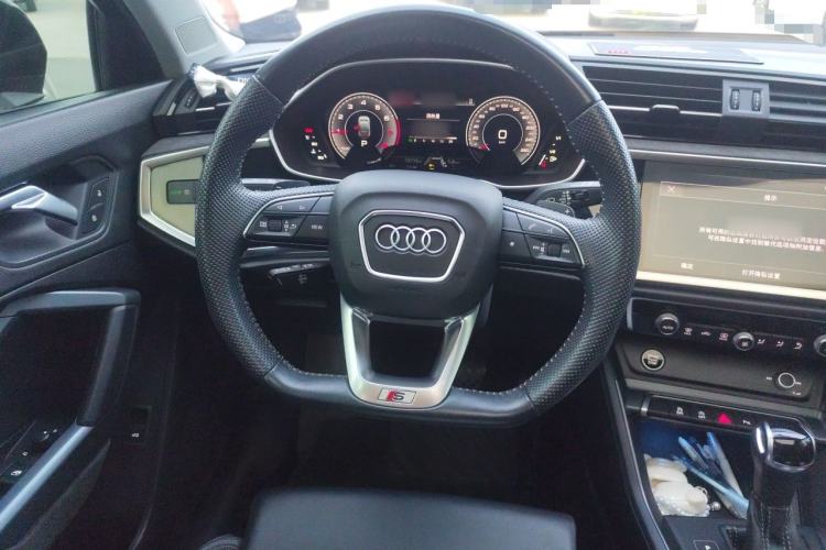Used Audi Q3 Sportback 2022 40 TFSI Fashion Model Steering Wheel