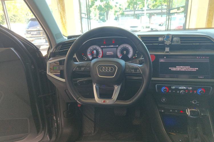 Used Audi Q3 Sportback 2022 40 TFSI Fashion Model Steering Wheel