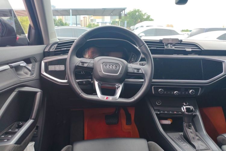 Used Audi Q3 Sportback 2022 40 TFSI Fashion Model Steering Wheel