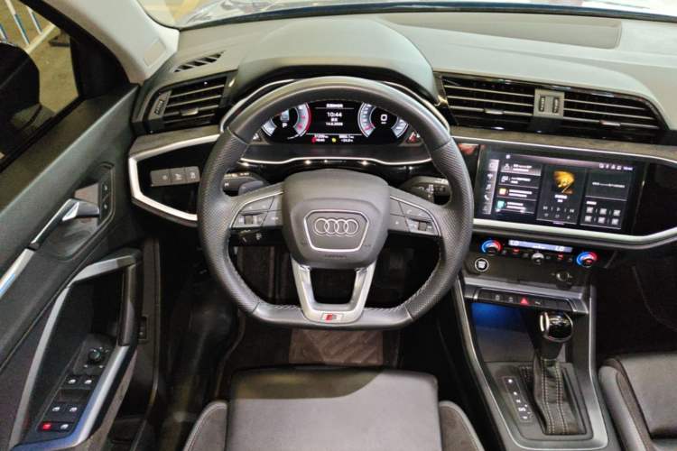 Used Audi Q3 Sportback 2022 40 TFSI Fashion Model Steering Wheel