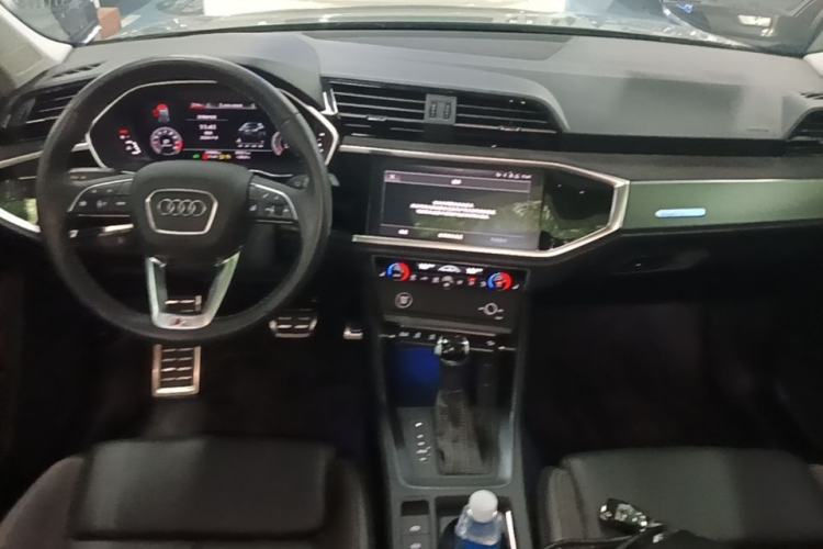 Used Audi Q3 Sportback 2022 45 TFSI quattro Fashion Edition Center Console