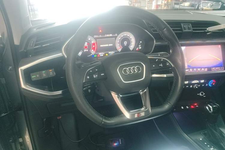 Used Audi Q3 Sportback 2022 40 TFSI Fashion Model Steering Wheel