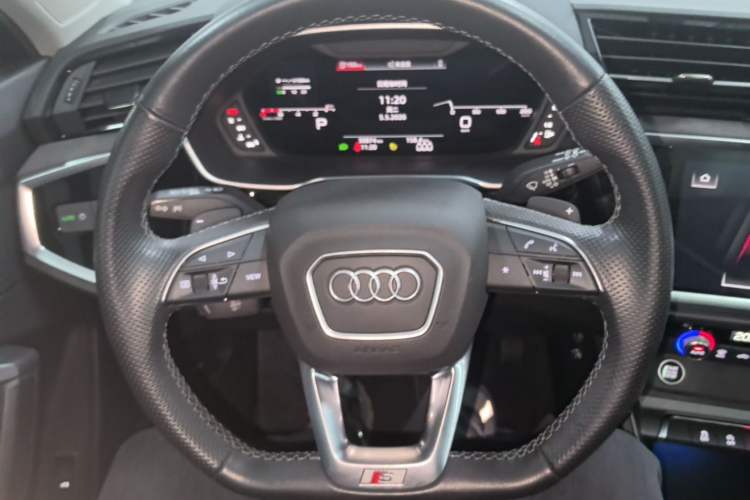 Used Audi Q3 Sportback 2022 40 TFSI Fashion Model Steering Wheel