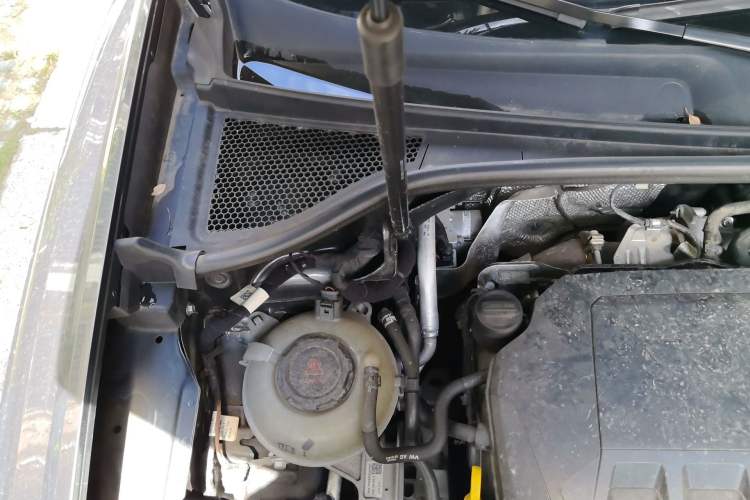 Used Audi Q3 Sportback 2022 40 TFSI Fashion Model Engine Bay Right