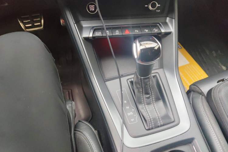 Used Audi Q3 Sportback 2022 45 TFSI quattro Luxury Model Gear Lever