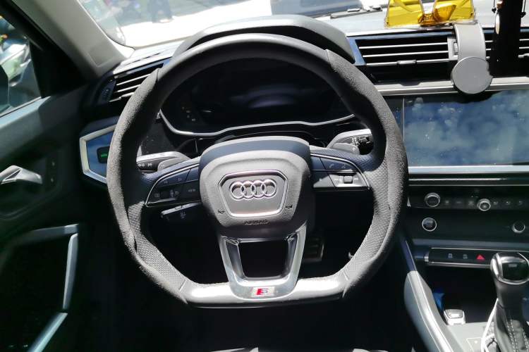 Used Audi Q3 Sportback 2022 40 TFSI Fashion Model Steering Wheel
