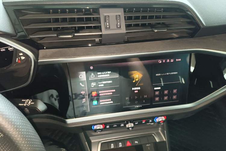 Used Audi Q3 Sportback 2022 40 TFSI Fashion Model Audio And AC Panel