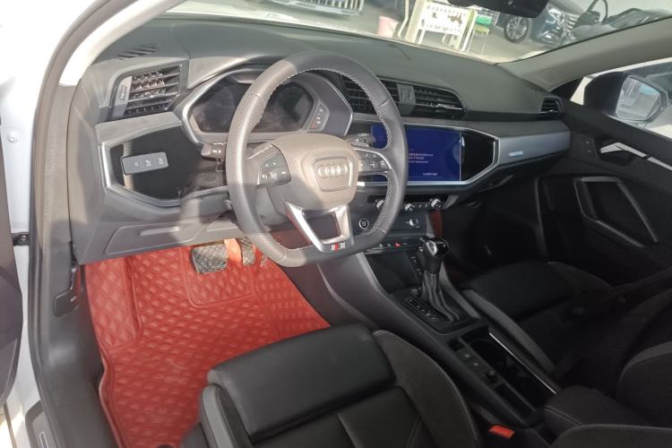 Used Audi Q3 Sportback 2022 40 TFSI Fashion Model Center Console