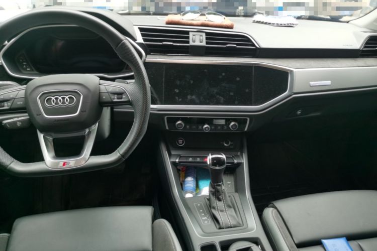 Used Audi Q3 Sportback 2022 40 TFSI Fashion Model Center Console