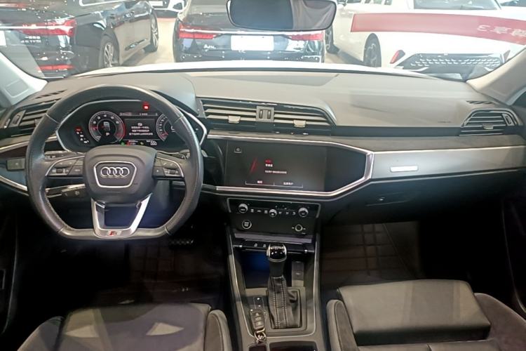 Used Audi Q3 Sportback 2022 40 TFSI Fashion Model Center Console