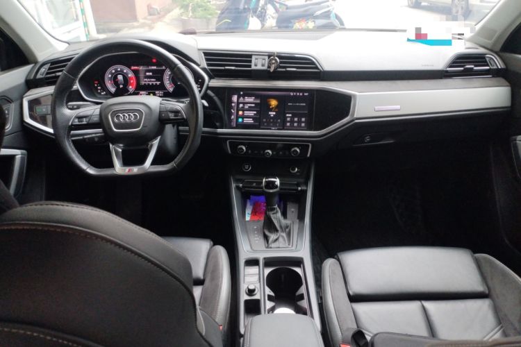 Used Audi Q3 Sportback 2022 40 TFSI Fashion Model Center Console